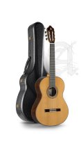 Alhambra 9P-US Classical Guitar, Solid Wood Top and Sides, Concert